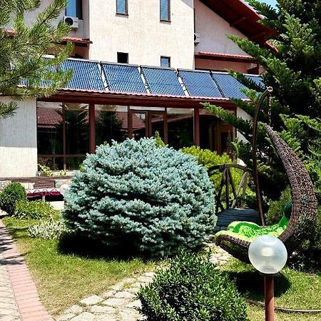 Tian-Shan Hotel Bishkek Exterior photo