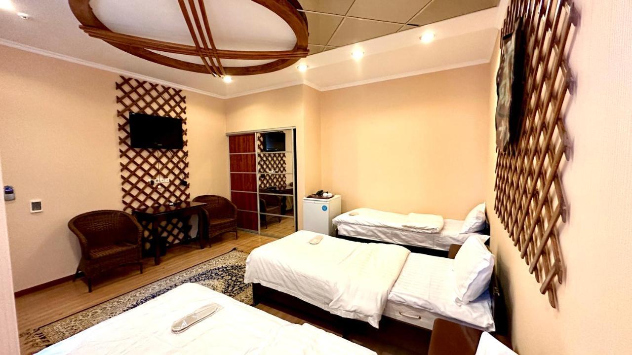 Tian-Shan Hotel Bishkek Exterior photo