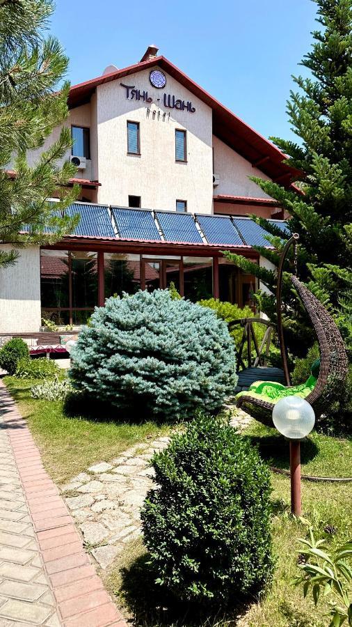 Tian-Shan Hotel Bishkek Exterior photo
