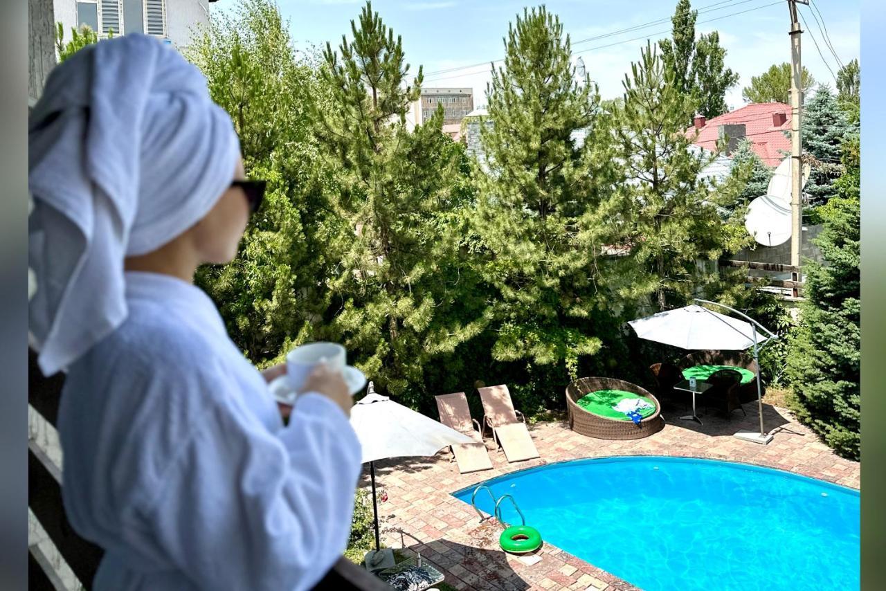 Tian-Shan Hotel Bishkek Exterior photo