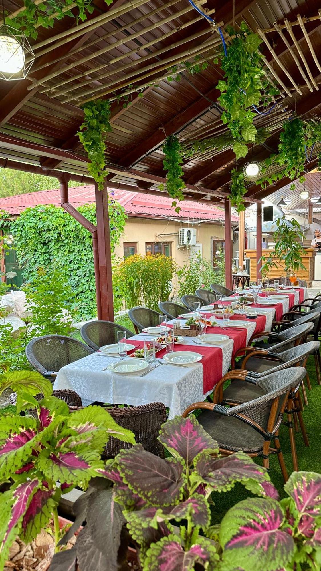 Tian-Shan Hotel Bishkek Exterior photo
